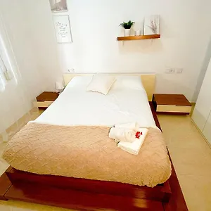 apartamento-centrico-playa-estacion-de-tren.hotelsinnerja.org/
